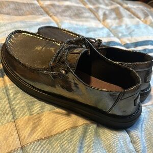 Hey Dude Wendy metallic shine 9